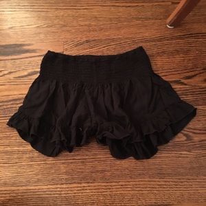 hollister black flowy shorts